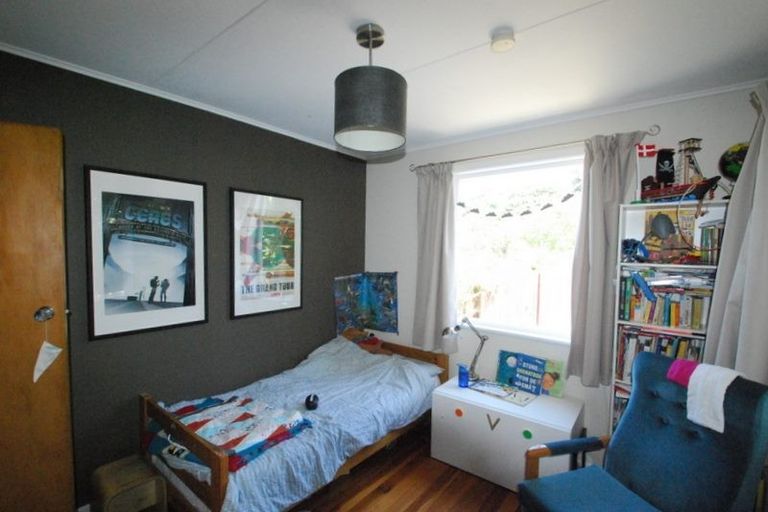Photo of property in 36 Rakeiora Grove, Korokoro, Lower Hutt, 5012