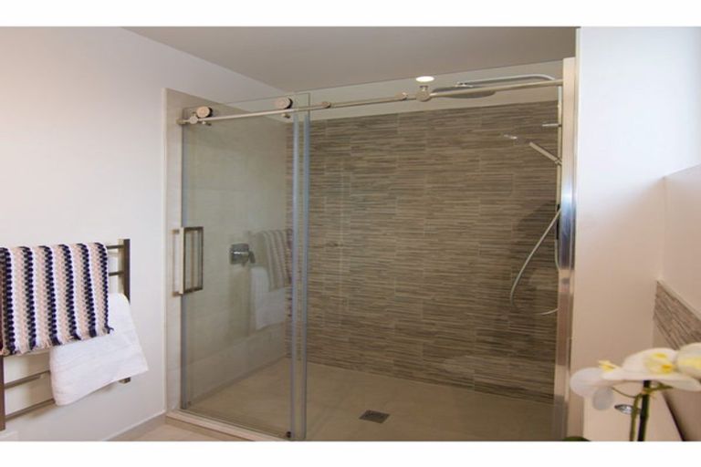 Photo of property in 5/1079 Kaipara Coast Highway, Kaukapakapa, 0873