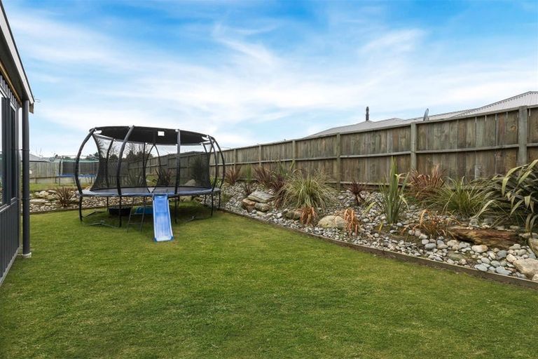 Photo of property in 9 Little Maude Drive, Lake Hawea, Wanaka, 9382