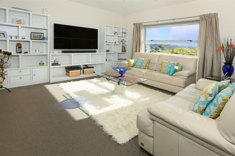 Photo of property in 15 Vino Cina Heights, Ranui, Auckland, 0612