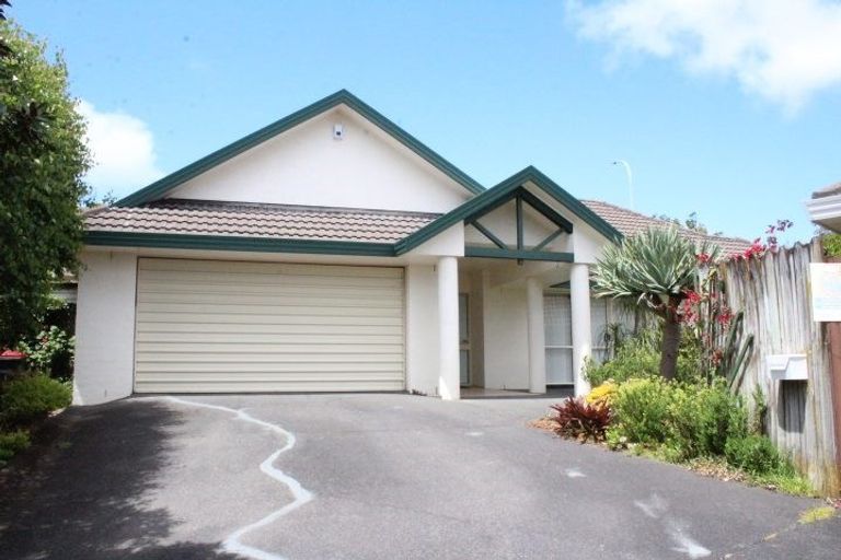 Photo of property in 2/38 Ambleside Drive, Northpark, Auckland, 2013