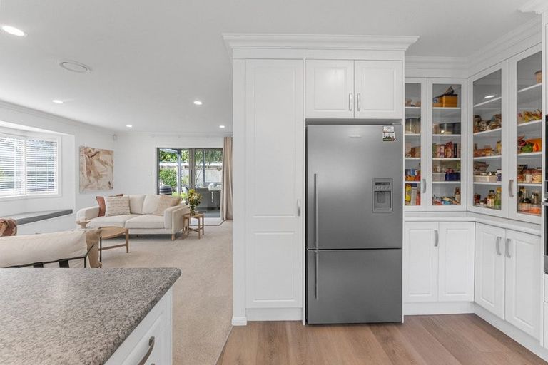 Photo of property in 10f Tupare Place, Highlands Park, New Plymouth, 4312