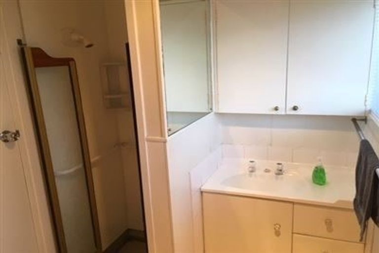 Photo of property in 25e Saltburn Road, Milford, Auckland, 0620