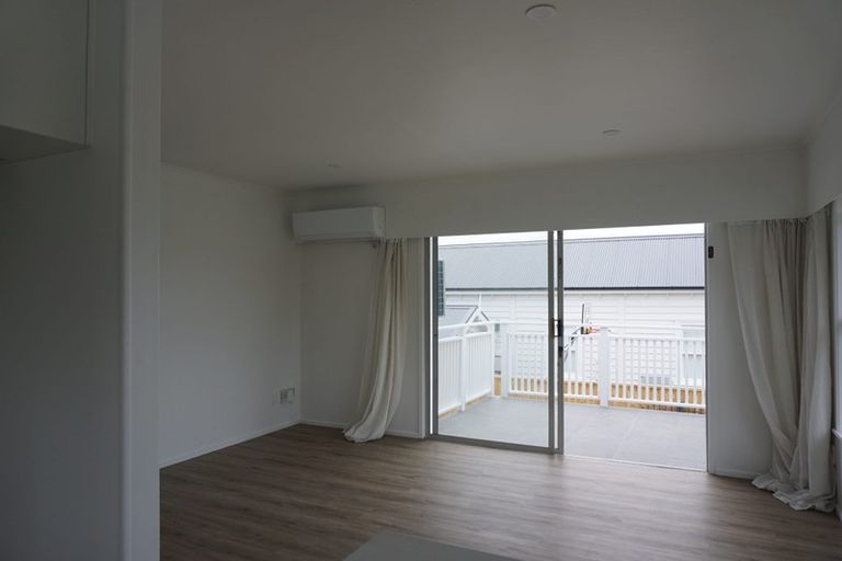 Photo of property in 1/175 Victoria Road, Devonport, Auckland, 0624