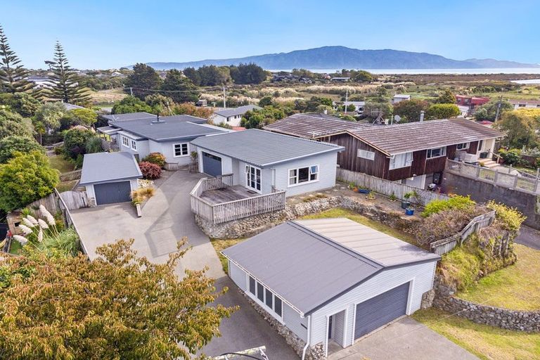 Photo of property in 6 Ruru Road, Otaihanga, Paraparaumu, 5036