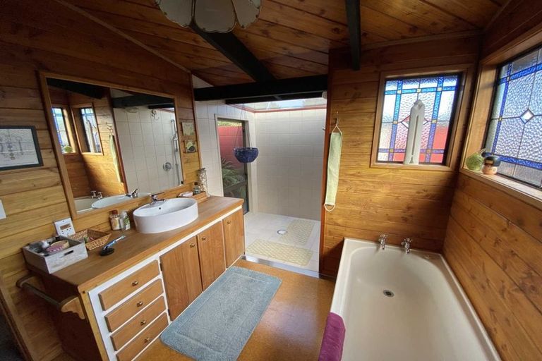 Photo of property in 15 Clare Street, Cambridge, 3434