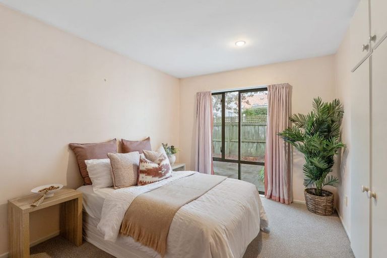 Photo of property in 2/56 Kotare Street, Fendalton, Christchurch, 8041