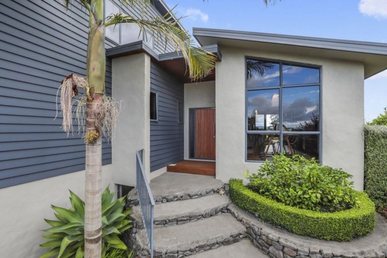 Photo of property in 15 Southworth Place, Grandview Heights, Hamilton, 3200