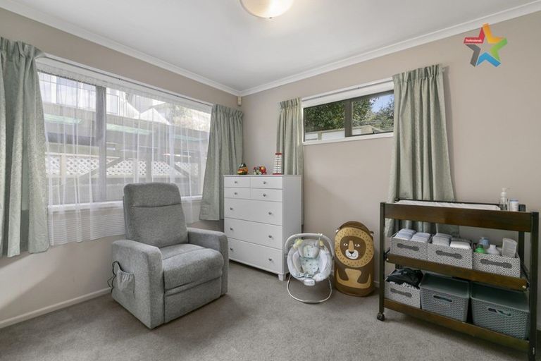 Photo of property in 10 Jacaranda Grove, Maungaraki, Lower Hutt, 5010