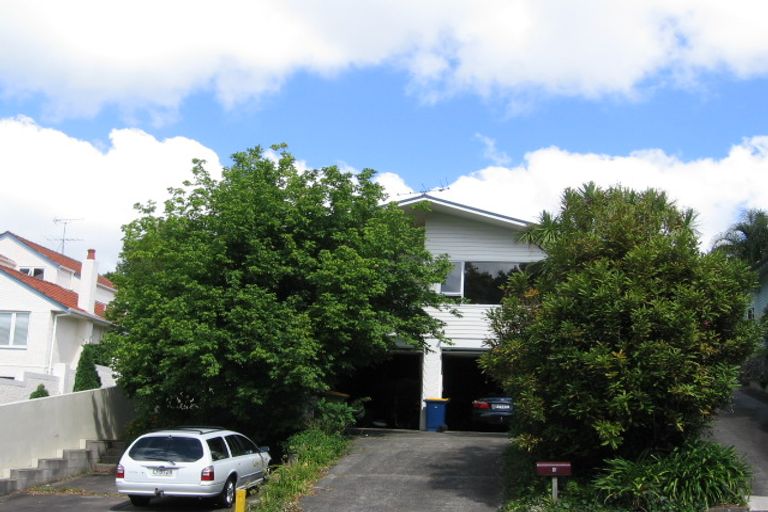 Photo of property in 59 Stanley Point Road, Stanley Point, Auckland, 0624
