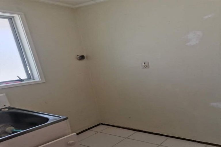 Photo of property in 74 Casuarina Road, Half Moon Bay, Auckland, 2012