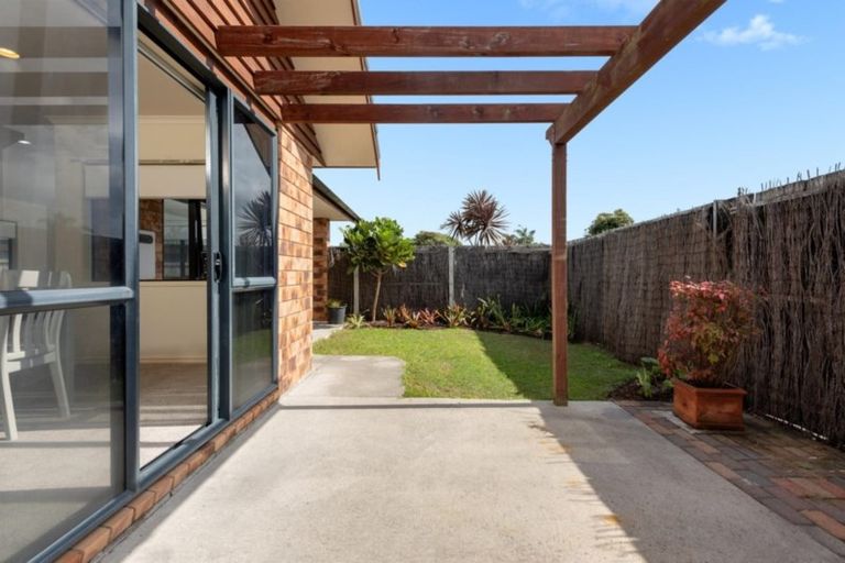Photo of property in 35 Madeleine Terrace, Papamoa Beach, Papamoa, 3118