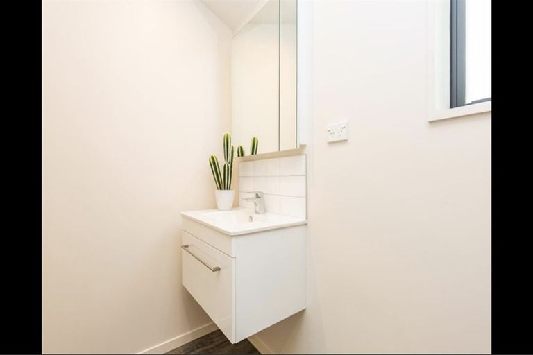 Photo of property in 80h Shakespeare Road, Waltham, Christchurch, 8023