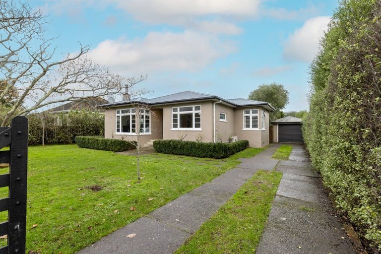 Photo of property in 16 Ihle Street, Terrace End, Palmerston North, 4410