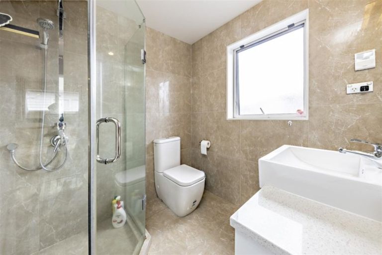 Photo of property in 16 Kerrykeel Drive, Flat Bush, Auckland, 2019