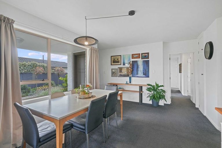 Photo of property in 28 Oldham Crescent, Halswell, Christchurch, 8025