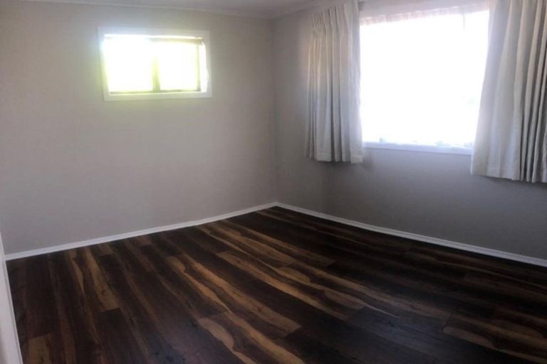 Photo of property in 25 Blease Street, New Lynn, Auckland, 0600