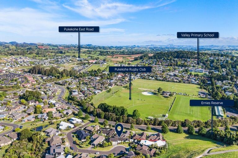 Photo of property in 8 Bob Craig Place, Pukekohe, 2120