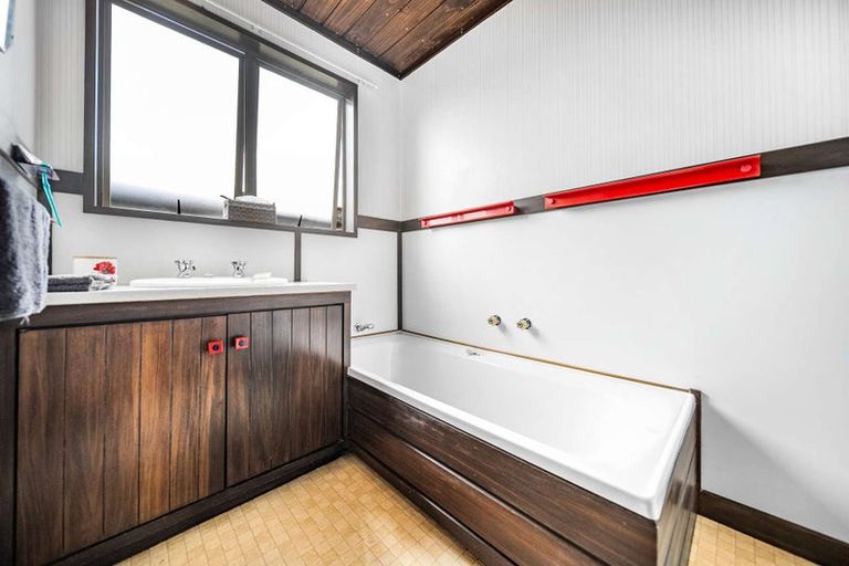 Photo of property in 30 Howden Street, Te Anau, 9600