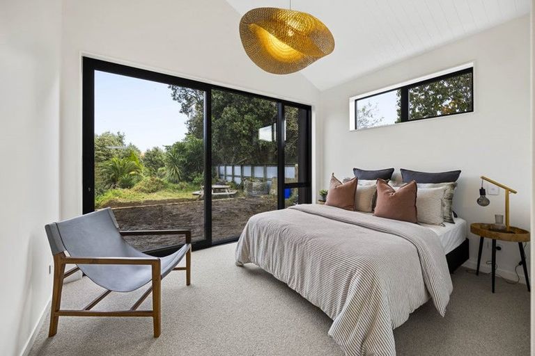 Photo of property in 88 Wairau Road, Oakura, 4314