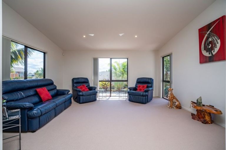 Photo of property in 7 O'farrell Drive, One Tree Point, 0118