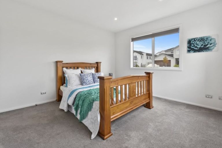 Photo of property in 18 Edgewater Drive, Karaka, Papakura, 2113