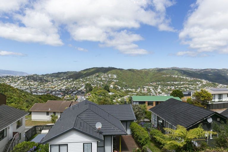 Photo of property in 2 Stockden Place, Karori, Wellington, 6012