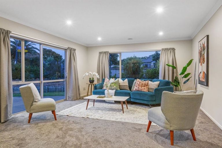 Photo of property in 2 Fiordland Place, Aotea, Porirua, 5024