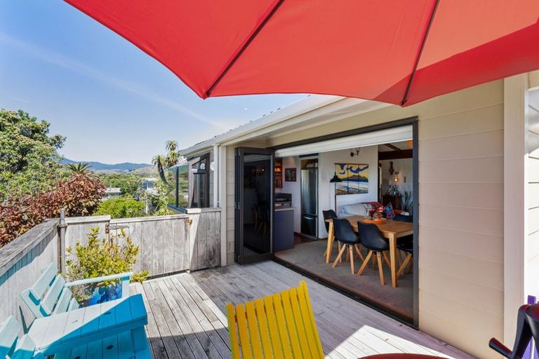 Photo of property in 14 Hughes Street, Waikanae Beach, Waikanae, 5036