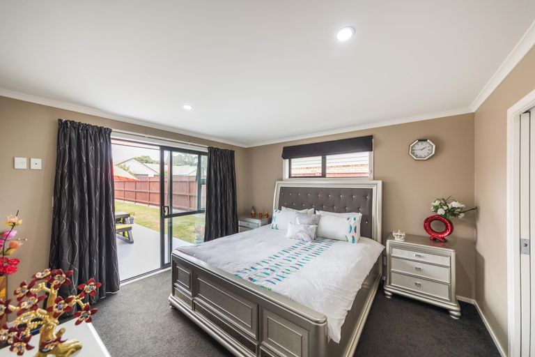 Photo of property in 2a Galea Grove, Kelvin Grove, Palmerston North, 4414