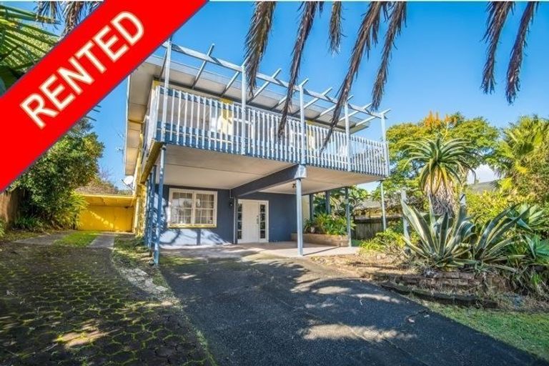 Photo of property in 15 Catalina Crescent, Forrest Hill, Auckland, 0620