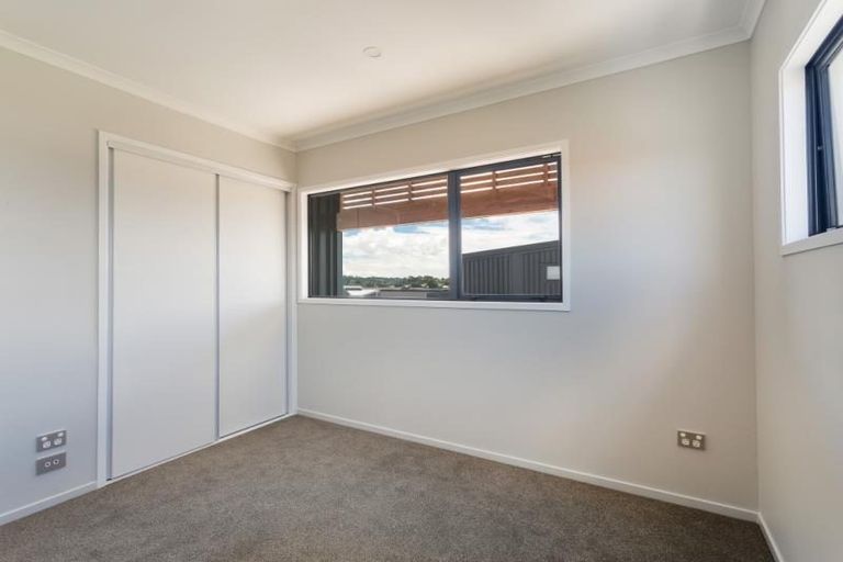 Photo of property in 162 Hobsonville Point Road, Hobsonville, Auckland, 0616