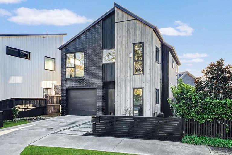 Photo of property in 19 Konoba Avenue, Kumeu, 0810