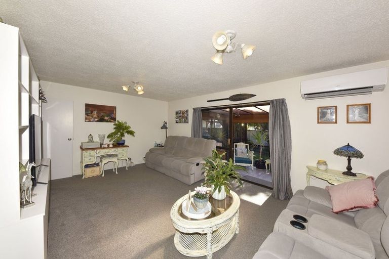 Photo of property in 2/82 Lincoln Road, Hillmorton, Christchurch, 8024