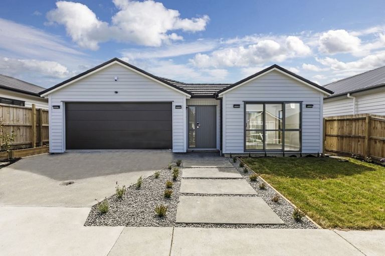 Photo of property in 24 Tarras Road, Kumeu, 0810