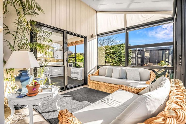 Photo of property in 7 Glenharrow Avenue, Avonhead, Christchurch, 8042