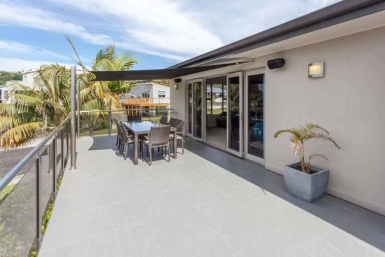 Photo of property in 221 Onemana Drive, Onemana, Whangamata, 3691