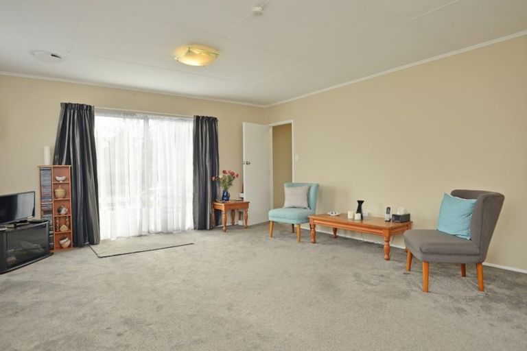 Photo of property in 10 Tait Place, Carterton, 5713