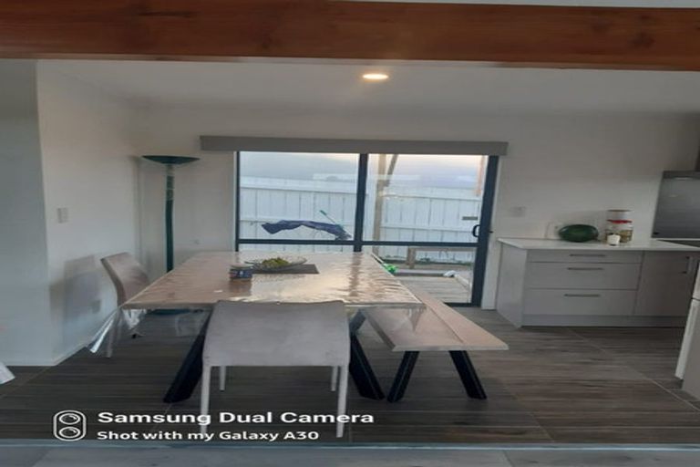 Photo of property in 1/2 Valecrest Place, Bayview, Auckland, 0629
