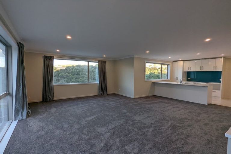 Photo of property in 44 Albatross Close, Whitby, Porirua, 5024