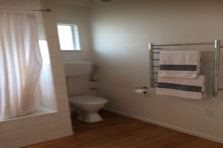 Photo of property in 4/221 Hurstmere Road, Takapuna, Auckland, 0622