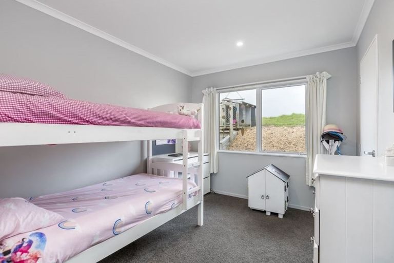 Photo of property in 12 Kuaka Crescent, Mangawhai, 0505