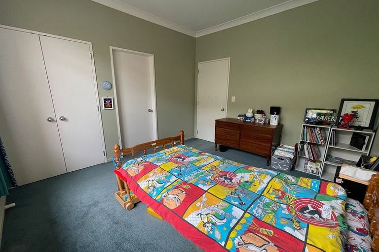 Photo of property in 35 Erlestoke Crescent, Churton Park, Wellington, 6037