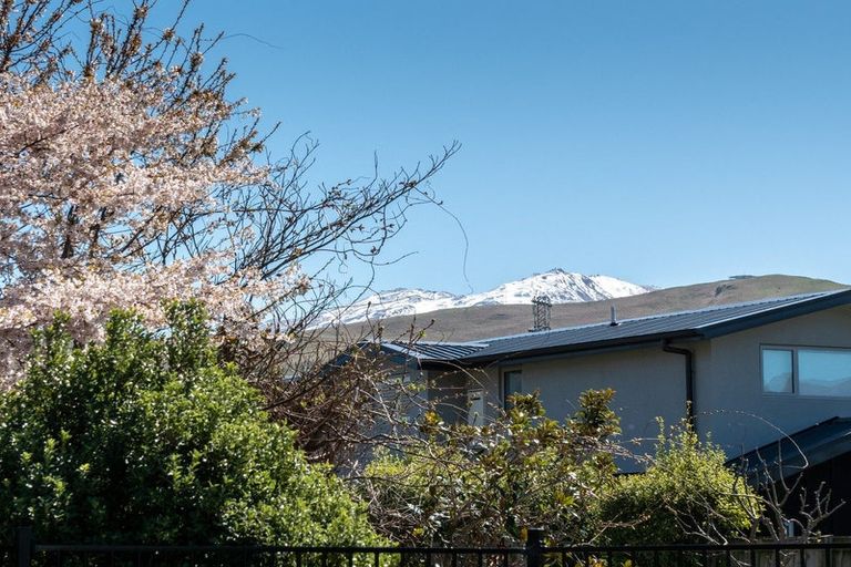 Photo of property in 8 Widgeon Place, Lake Hayes, Queenstown, 9304