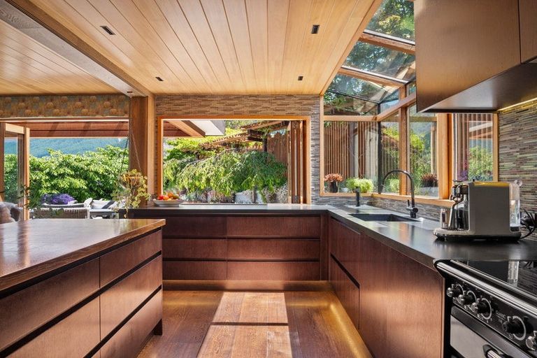 Photo of property in 27 Edinburgh Drive, Queenstown, 9300