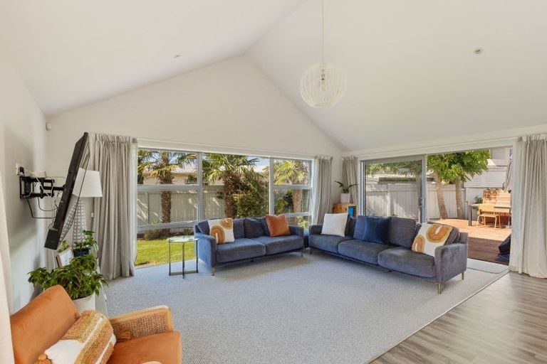 Photo of property in 2a Portland Drive, Highlands Park, New Plymouth, 4312