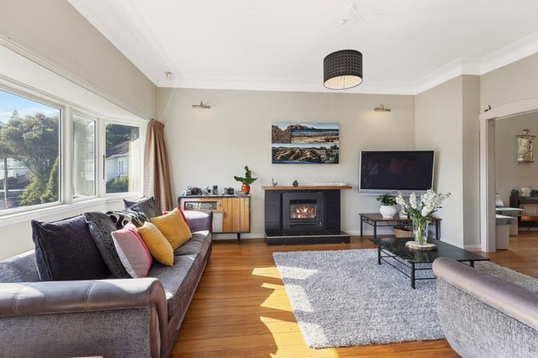 Photo of property in 19 Cavendish Square, Strathmore Park, Wellington, 6022