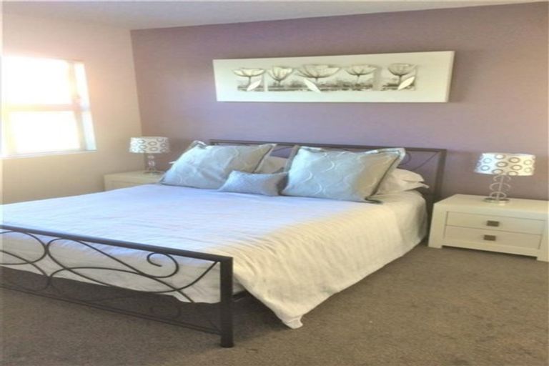 Photo of property in 1/6 Arirang Rise, Pinehill, Auckland, 0632