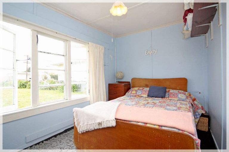 Photo of property in 25 Punga Street, Tangimoana, 4822