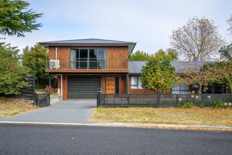 Photo of property in 6 Rainbow Drive, Rainbow Point, Taupo, 3330